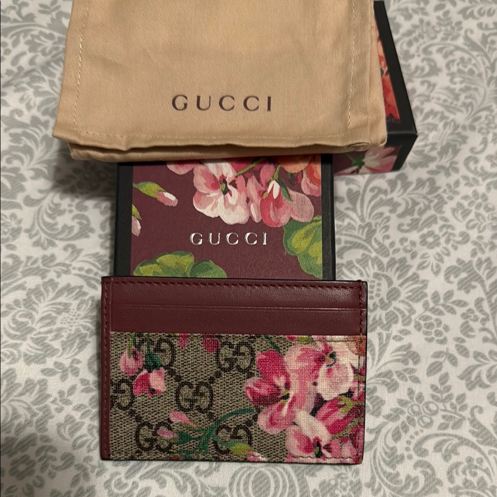 Gucci Red and Pink Key Card Holder with Iconic Design